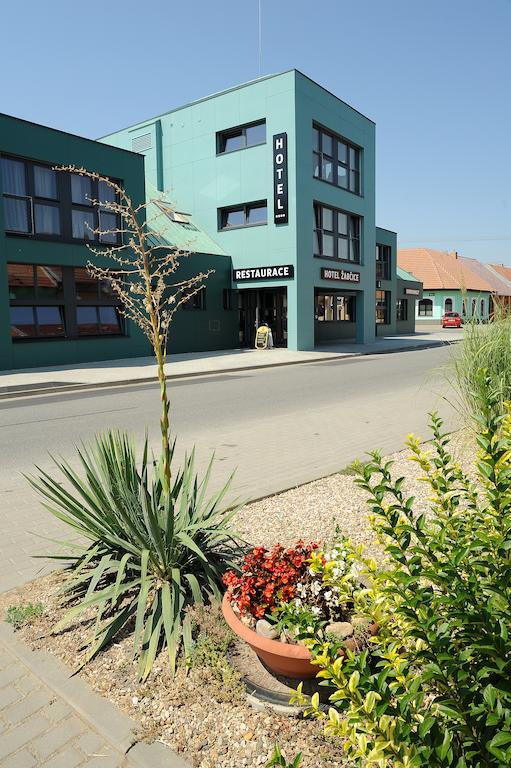 Hotel Zabcice Exterior foto