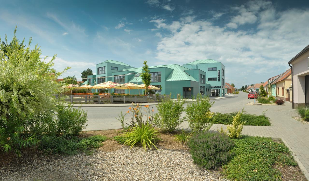 Hotel Zabcice Exterior foto